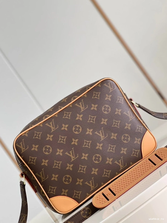 WIS MESSENGER LOUIS VUITTON 1016